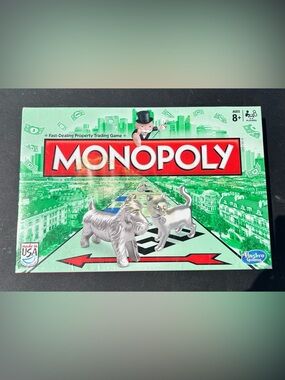 Hasbro Monopoly Board Game Classic Family Edition